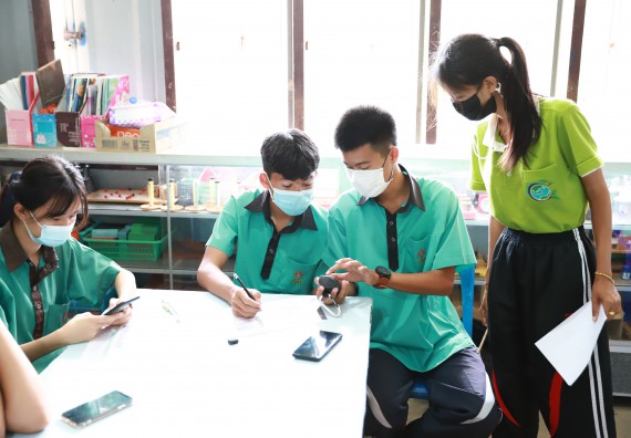 ภาพกิจกรรม  คณะวิทยาศาสตร์และเทคโนโลยี จัดค่ายวิทยาศาสตร์สัญจรโรงเรียนปางมะค่าวิทยาคม