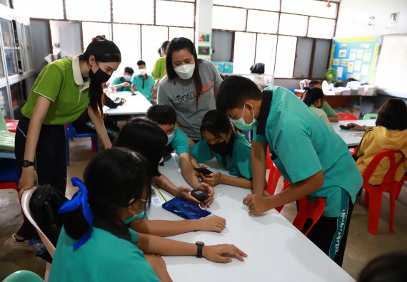 ภาพกิจกรรม  คณะวิทยาศาสตร์และเทคโนโลยี จัดค่ายวิทยาศาสตร์สัญจรโรงเรียนปางมะค่าวิทยาคม