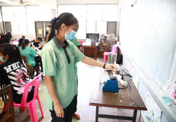 ภาพกิจกรรม  คณะวิทยาศาสตร์และเทคโนโลยี จัดค่ายวิทยาศาสตร์สัญจรโรงเรียนปางมะค่าวิทยาคม