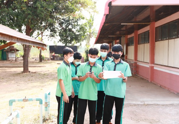 ภาพกิจกรรม  คณะวิทยาศาสตร์และเทคโนโลยี จัดค่ายวิทยาศาสตร์สัญจรโรงเรียนปางมะค่าวิทยาคม