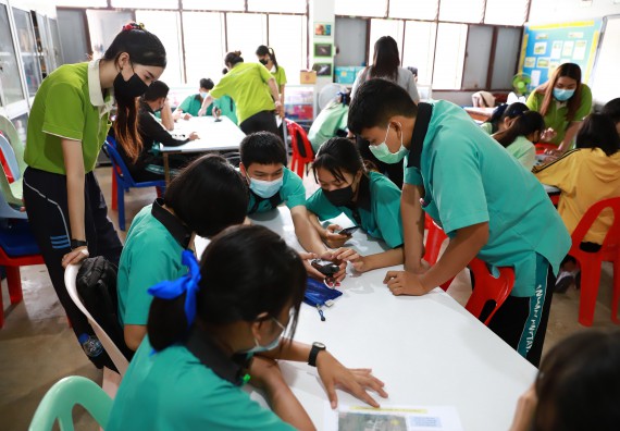 ภาพกิจกรรม  คณะวิทยาศาสตร์และเทคโนโลยี จัดค่ายวิทยาศาสตร์สัญจรโรงเรียนปางมะค่าวิทยาคม