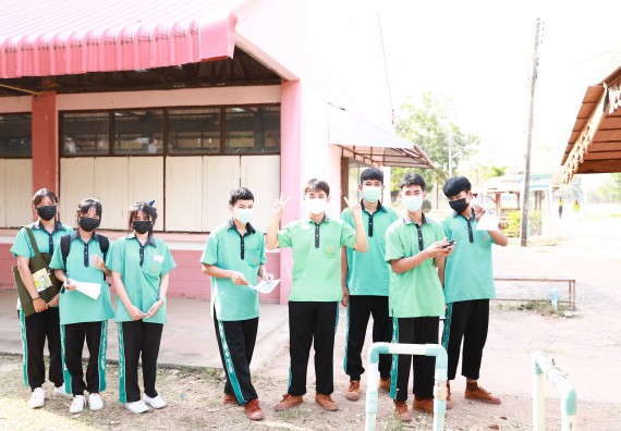 ภาพกิจกรรม  คณะวิทยาศาสตร์และเทคโนโลยี จัดค่ายวิทยาศาสตร์สัญจรโรงเรียนปางมะค่าวิทยาคม