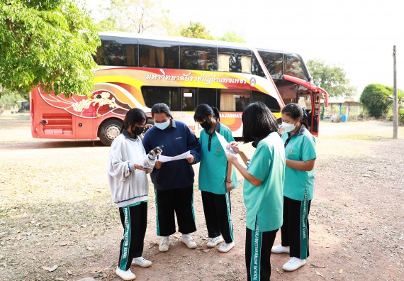 ภาพกิจกรรม  คณะวิทยาศาสตร์และเทคโนโลยี จัดค่ายวิทยาศาสตร์สัญจรโรงเรียนปางมะค่าวิทยาคม
