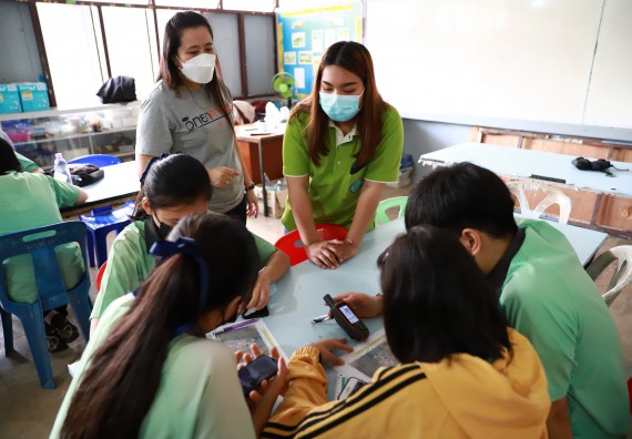 ภาพกิจกรรม  คณะวิทยาศาสตร์และเทคโนโลยี จัดค่ายวิทยาศาสตร์สัญจรโรงเรียนปางมะค่าวิทยาคม
