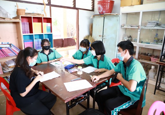 ภาพกิจกรรม  คณะวิทยาศาสตร์และเทคโนโลยี จัดค่ายวิทยาศาสตร์สัญจรโรงเรียนปางมะค่าวิทยาคม