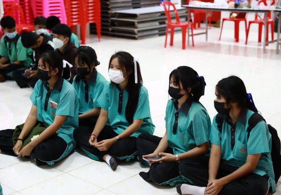 ภาพกิจกรรม  คณะวิทยาศาสตร์และเทคโนโลยี จัดค่ายวิทยาศาสตร์สัญจรโรงเรียนปางมะค่าวิทยาคม