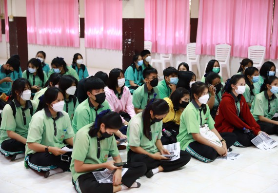 ภาพกิจกรรม  คณะวิทยาศาสตร์และเทคโนโลยี จัดค่ายวิทยาศาสตร์สัญจรโรงเรียนปางมะค่าวิทยาคม