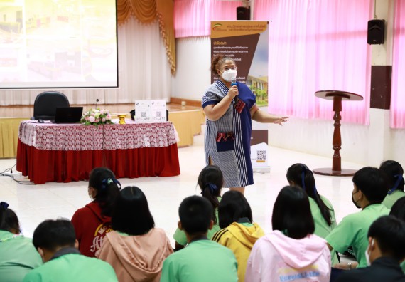 ภาพกิจกรรม  คณะวิทยาศาสตร์และเทคโนโลยี จัดค่ายวิทยาศาสตร์สัญจรโรงเรียนปางมะค่าวิทยาคม