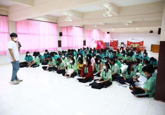 ภาพกิจกรรม  คณะวิทยาศาสตร์และเทคโนโลยี จัดค่ายวิทยาศาสตร์สัญจรโรงเรียนปางมะค่าวิทยาคม