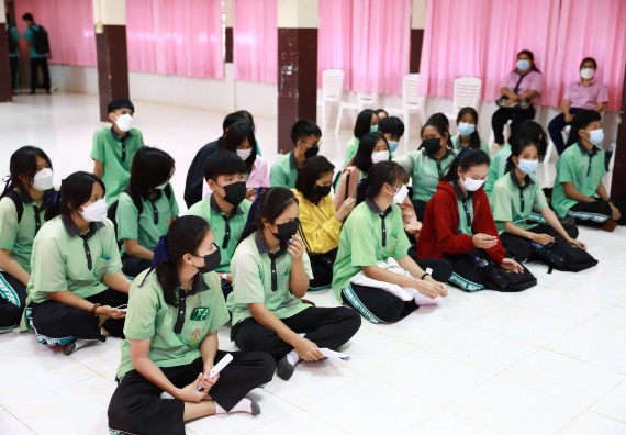 ภาพกิจกรรม  คณะวิทยาศาสตร์และเทคโนโลยี จัดค่ายวิทยาศาสตร์สัญจรโรงเรียนปางมะค่าวิทยาคม