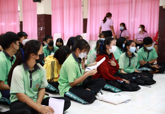 ภาพกิจกรรม  คณะวิทยาศาสตร์และเทคโนโลยี จัดค่ายวิทยาศาสตร์สัญจรโรงเรียนปางมะค่าวิทยาคม