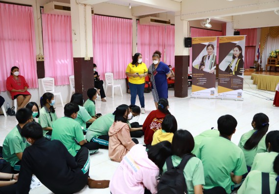 ภาพกิจกรรม  คณะวิทยาศาสตร์และเทคโนโลยี จัดค่ายวิทยาศาสตร์สัญจรโรงเรียนปางมะค่าวิทยาคม