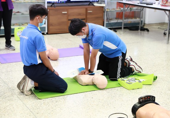 ภาพกิจกรรม  โปรแกรมวิชาสาธารณสุขศาสตร์ จัดกิจกรรมอบรมการช่วยเหลือผู้ป่วยฉุกเฉิน