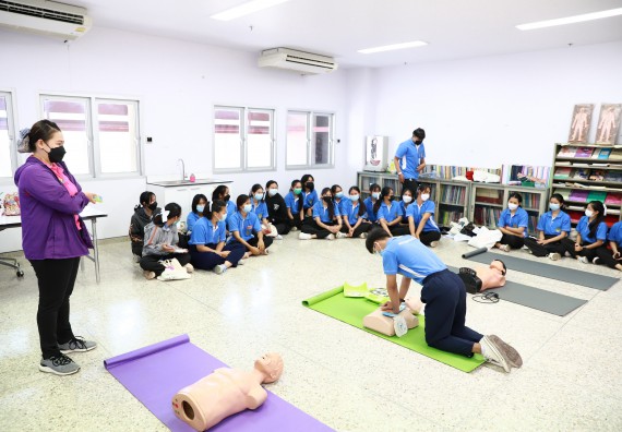 ภาพกิจกรรม  โปรแกรมวิชาสาธารณสุขศาสตร์ จัดกิจกรรมอบรมการช่วยเหลือผู้ป่วยฉุกเฉิน
