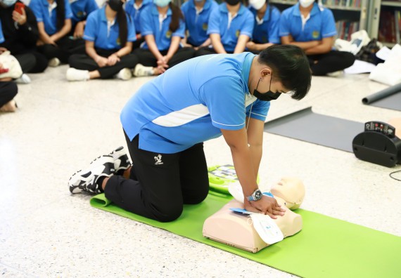 ภาพกิจกรรม  โปรแกรมวิชาสาธารณสุขศาสตร์ จัดกิจกรรมอบรมการช่วยเหลือผู้ป่วยฉุกเฉิน