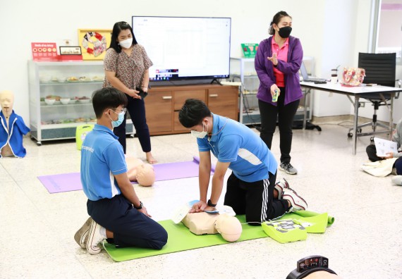 ภาพกิจกรรม  โปรแกรมวิชาสาธารณสุขศาสตร์ จัดกิจกรรมอบรมการช่วยเหลือผู้ป่วยฉุกเฉิน