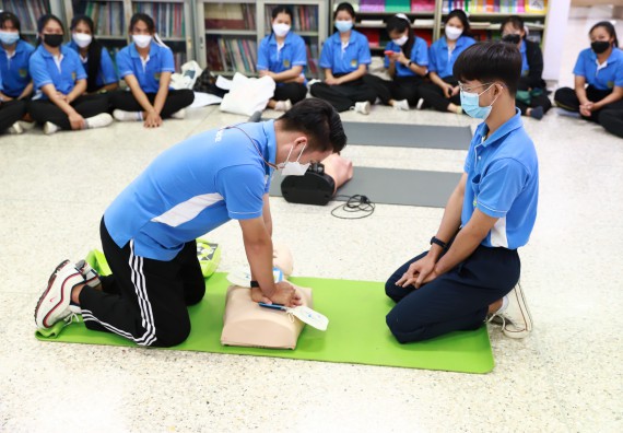 ภาพกิจกรรม  โปรแกรมวิชาสาธารณสุขศาสตร์ จัดกิจกรรมอบรมการช่วยเหลือผู้ป่วยฉุกเฉิน
