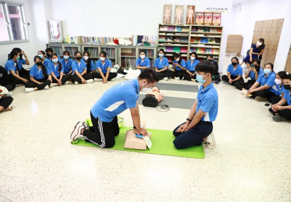 ภาพกิจกรรม  โปรแกรมวิชาสาธารณสุขศาสตร์ จัดกิจกรรมอบรมการช่วยเหลือผู้ป่วยฉุกเฉิน