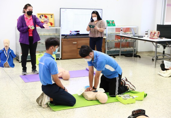 ภาพกิจกรรม  โปรแกรมวิชาสาธารณสุขศาสตร์ จัดกิจกรรมอบรมการช่วยเหลือผู้ป่วยฉุกเฉิน