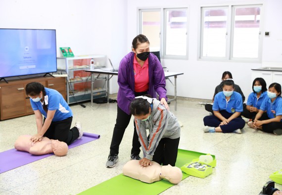 ภาพกิจกรรม  โปรแกรมวิชาสาธารณสุขศาสตร์ จัดกิจกรรมอบรมการช่วยเหลือผู้ป่วยฉุกเฉิน