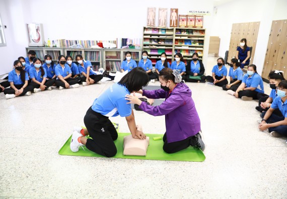 ภาพกิจกรรม  โปรแกรมวิชาสาธารณสุขศาสตร์ จัดกิจกรรมอบรมการช่วยเหลือผู้ป่วยฉุกเฉิน