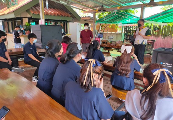 ภาพกิจกรรม  โปรแกรมวิชาวิทยาศาสตร์และเทคโนโลยีการอาหาร จัดอบรมเชิงปฏิบัติการ เรื่องเทคนิคการถ่ายภาพผลิตภัณฑ์เพื่อการโฆษณา