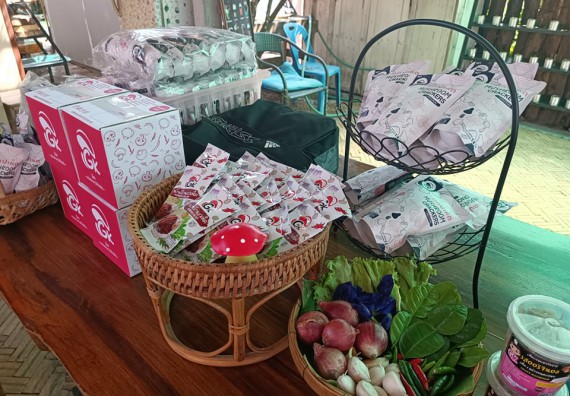 ภาพกิจกรรม  โปรแกรมวิชาวิทยาศาสตร์และเทคโนโลยีการอาหาร จัดอบรมเชิงปฏิบัติการ เรื่องเทคนิคการถ่ายภาพผลิตภัณฑ์เพื่อการโฆษณา