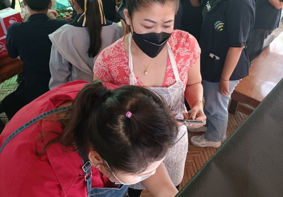 ภาพกิจกรรม  โปรแกรมวิชาวิทยาศาสตร์และเทคโนโลยีการอาหาร จัดอบรมเชิงปฏิบัติการ เรื่องเทคนิคการถ่ายภาพผลิตภัณฑ์เพื่อการโฆษณา