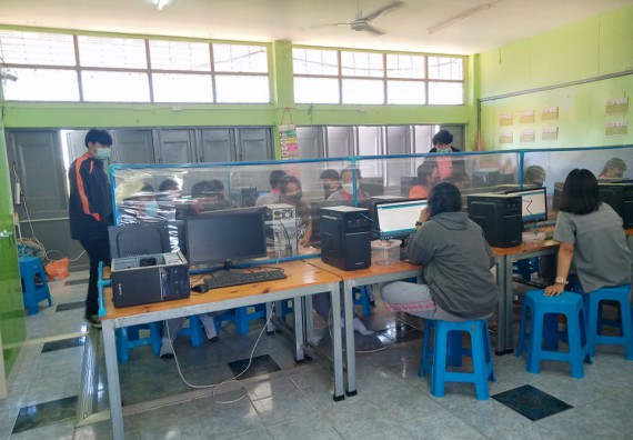 ภาพกิจกรรรม  โปรแกรมวิชาวิทยาการคอมพิวเตอร์และเทคโนโลยีสารสนเทศ จัดโครงการอบรม IoT พื้นฐานด้วยบอร์ด Arduino Uno