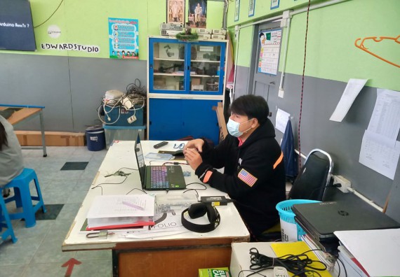 ภาพกิจกรรรม  โปรแกรมวิชาวิทยาการคอมพิวเตอร์และเทคโนโลยีสารสนเทศ จัดโครงการอบรม IoT พื้นฐานด้วยบอร์ด Arduino Uno