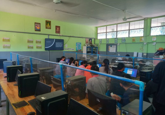 ภาพกิจกรรรม  โปรแกรมวิชาวิทยาการคอมพิวเตอร์และเทคโนโลยีสารสนเทศ จัดโครงการอบรม IoT พื้นฐานด้วยบอร์ด Arduino Uno