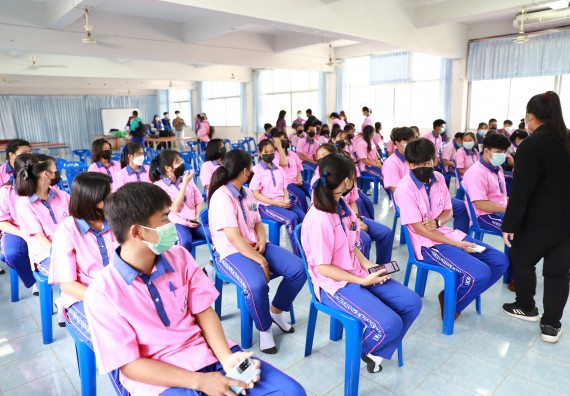 ภาพกิจกรรม  คณะวิทยาศาสตร์และเทคโนโลยี จัดค่ายวิทยาศาสตร์สัญจรโรงเรียนวังตะเคียนประชานุสรณ์