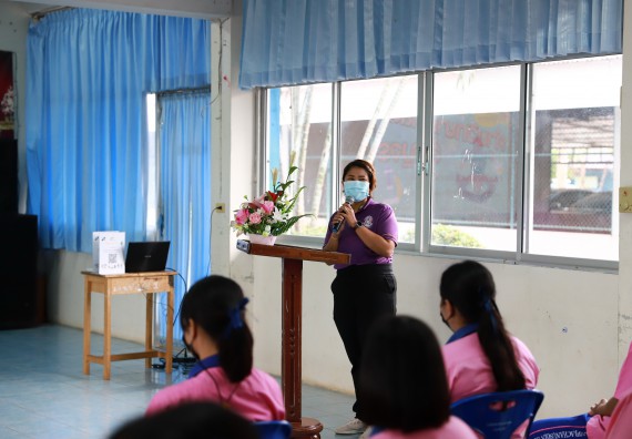 ภาพกิจกรรม  คณะวิทยาศาสตร์และเทคโนโลยี จัดค่ายวิทยาศาสตร์สัญจรโรงเรียนวังตะเคียนประชานุสรณ์