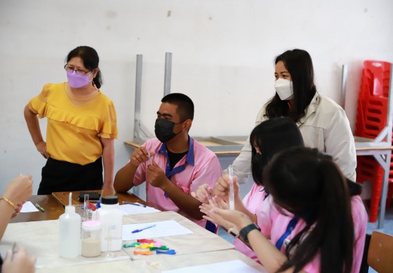 ภาพกิจกรรม  คณะวิทยาศาสตร์และเทคโนโลยี จัดค่ายวิทยาศาสตร์สัญจรโรงเรียนวังตะเคียนประชานุสรณ์