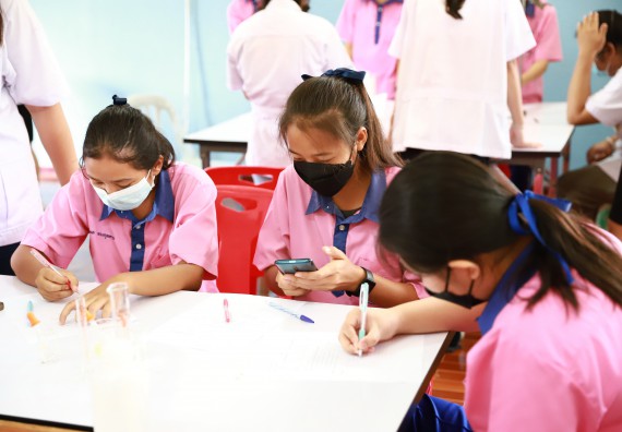 ภาพกิจกรรม  คณะวิทยาศาสตร์และเทคโนโลยี จัดค่ายวิทยาศาสตร์สัญจรโรงเรียนวังตะเคียนประชานุสรณ์