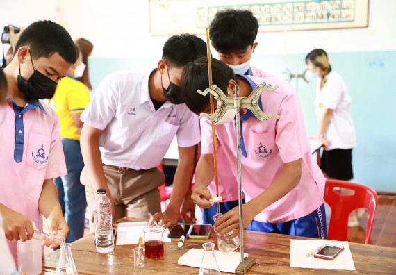 ภาพกิจกรรม  คณะวิทยาศาสตร์และเทคโนโลยี จัดค่ายวิทยาศาสตร์สัญจรโรงเรียนวังตะเคียนประชานุสรณ์