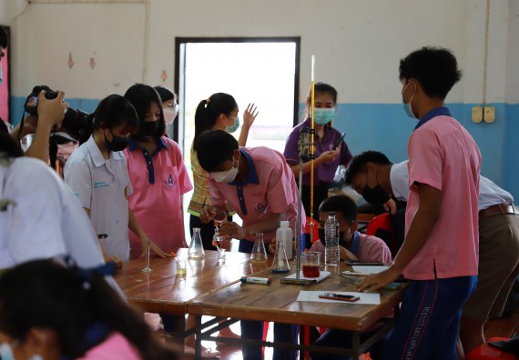 ภาพกิจกรรม  คณะวิทยาศาสตร์และเทคโนโลยี จัดค่ายวิทยาศาสตร์สัญจรโรงเรียนวังตะเคียนประชานุสรณ์