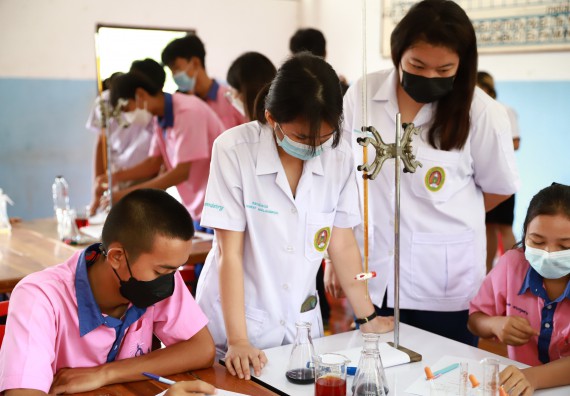 ภาพกิจกรรม  คณะวิทยาศาสตร์และเทคโนโลยี จัดค่ายวิทยาศาสตร์สัญจรโรงเรียนวังตะเคียนประชานุสรณ์