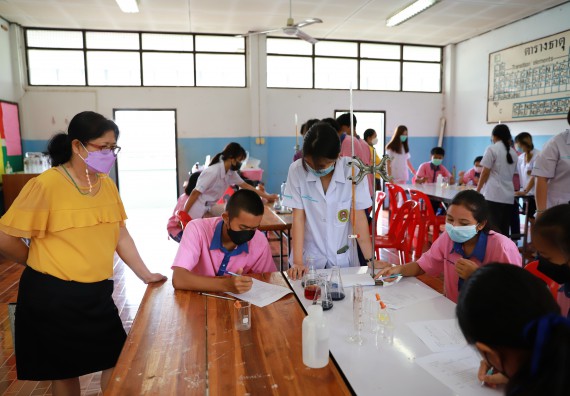 ภาพกิจกรรม  คณะวิทยาศาสตร์และเทคโนโลยี จัดค่ายวิทยาศาสตร์สัญจรโรงเรียนวังตะเคียนประชานุสรณ์
