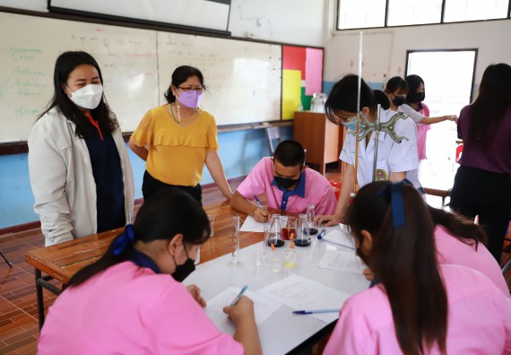 ภาพกิจกรรม  คณะวิทยาศาสตร์และเทคโนโลยี จัดค่ายวิทยาศาสตร์สัญจรโรงเรียนวังตะเคียนประชานุสรณ์