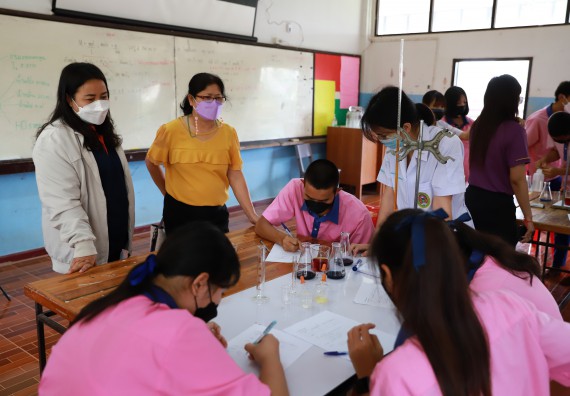 ภาพกิจกรรม  คณะวิทยาศาสตร์และเทคโนโลยี จัดค่ายวิทยาศาสตร์สัญจรโรงเรียนวังตะเคียนประชานุสรณ์