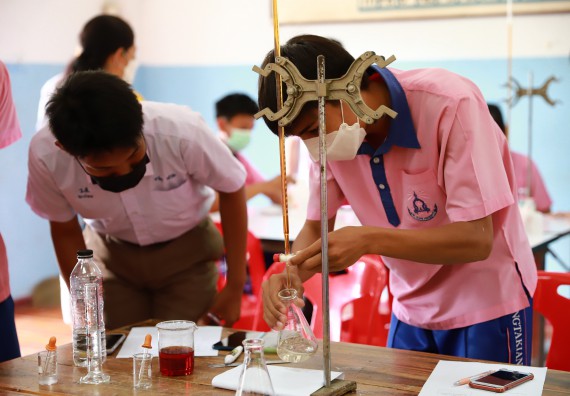 ภาพกิจกรรม  คณะวิทยาศาสตร์และเทคโนโลยี จัดค่ายวิทยาศาสตร์สัญจรโรงเรียนวังตะเคียนประชานุสรณ์