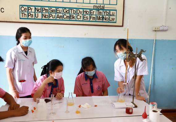 ภาพกิจกรรม  คณะวิทยาศาสตร์และเทคโนโลยี จัดค่ายวิทยาศาสตร์สัญจรโรงเรียนวังตะเคียนประชานุสรณ์