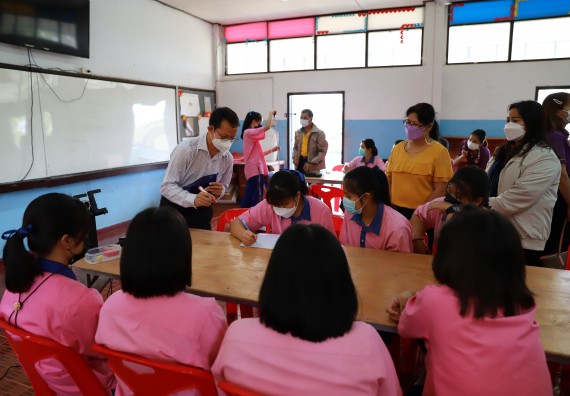 ภาพกิจกรรม  คณะวิทยาศาสตร์และเทคโนโลยี จัดค่ายวิทยาศาสตร์สัญจรโรงเรียนวังตะเคียนประชานุสรณ์