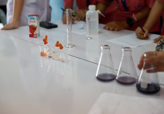 ภาพกิจกรรม  คณะวิทยาศาสตร์และเทคโนโลยี จัดค่ายวิทยาศาสตร์สัญจรโรงเรียนวังตะเคียนประชานุสรณ์