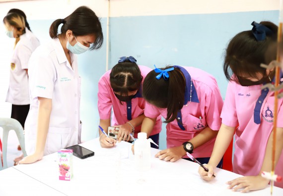 ภาพกิจกรรม  คณะวิทยาศาสตร์และเทคโนโลยี จัดค่ายวิทยาศาสตร์สัญจรโรงเรียนวังตะเคียนประชานุสรณ์