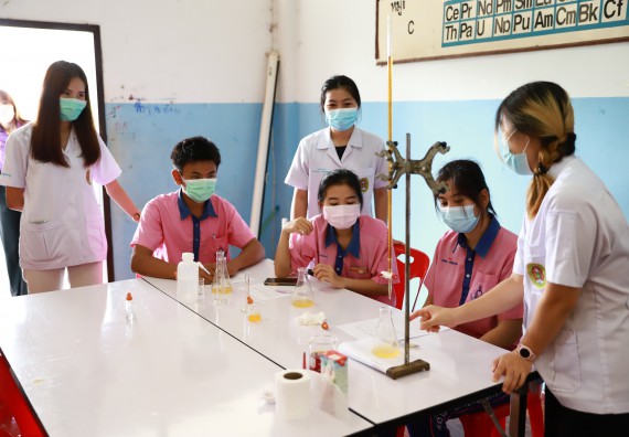 ภาพกิจกรรม  คณะวิทยาศาสตร์และเทคโนโลยี จัดค่ายวิทยาศาสตร์สัญจรโรงเรียนวังตะเคียนประชานุสรณ์