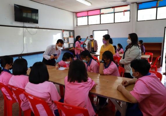 ภาพกิจกรรม  คณะวิทยาศาสตร์และเทคโนโลยี จัดค่ายวิทยาศาสตร์สัญจรโรงเรียนวังตะเคียนประชานุสรณ์