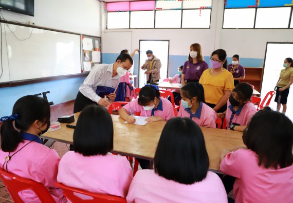 ภาพกิจกรรม  คณะวิทยาศาสตร์และเทคโนโลยี จัดค่ายวิทยาศาสตร์สัญจรโรงเรียนวังตะเคียนประชานุสรณ์