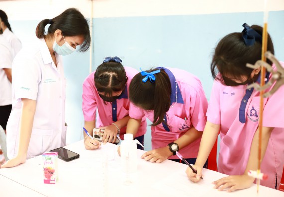 ภาพกิจกรรม  คณะวิทยาศาสตร์และเทคโนโลยี จัดค่ายวิทยาศาสตร์สัญจรโรงเรียนวังตะเคียนประชานุสรณ์